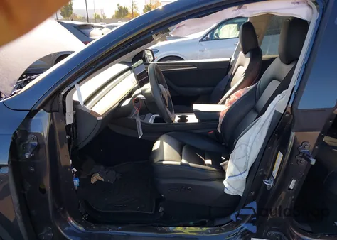 2025 Tesla Model Y Long Range Dual Motor Rear-Wheel Drive from USA, damaged, VIN 7SAYGDEDXSF246188